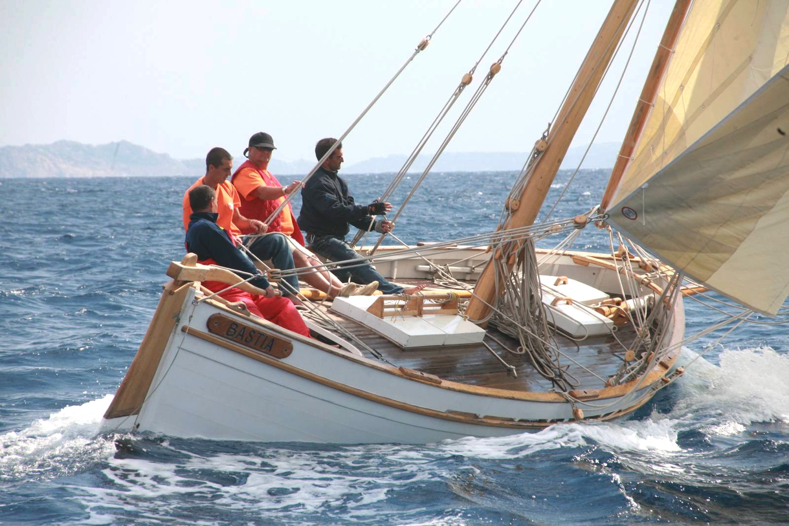 En navigation sur la route des contrebandiers