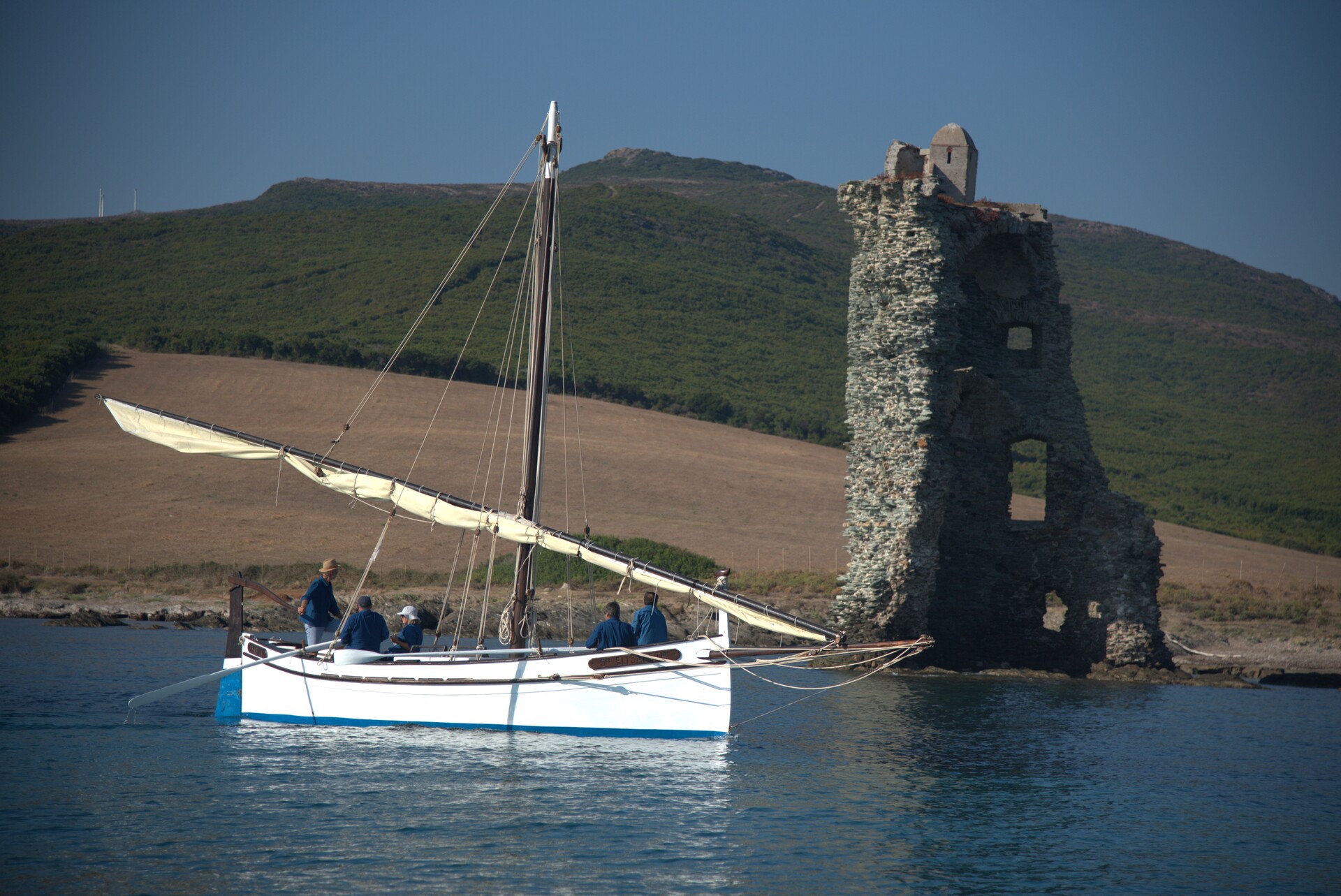 Sous la tour Santa Maria