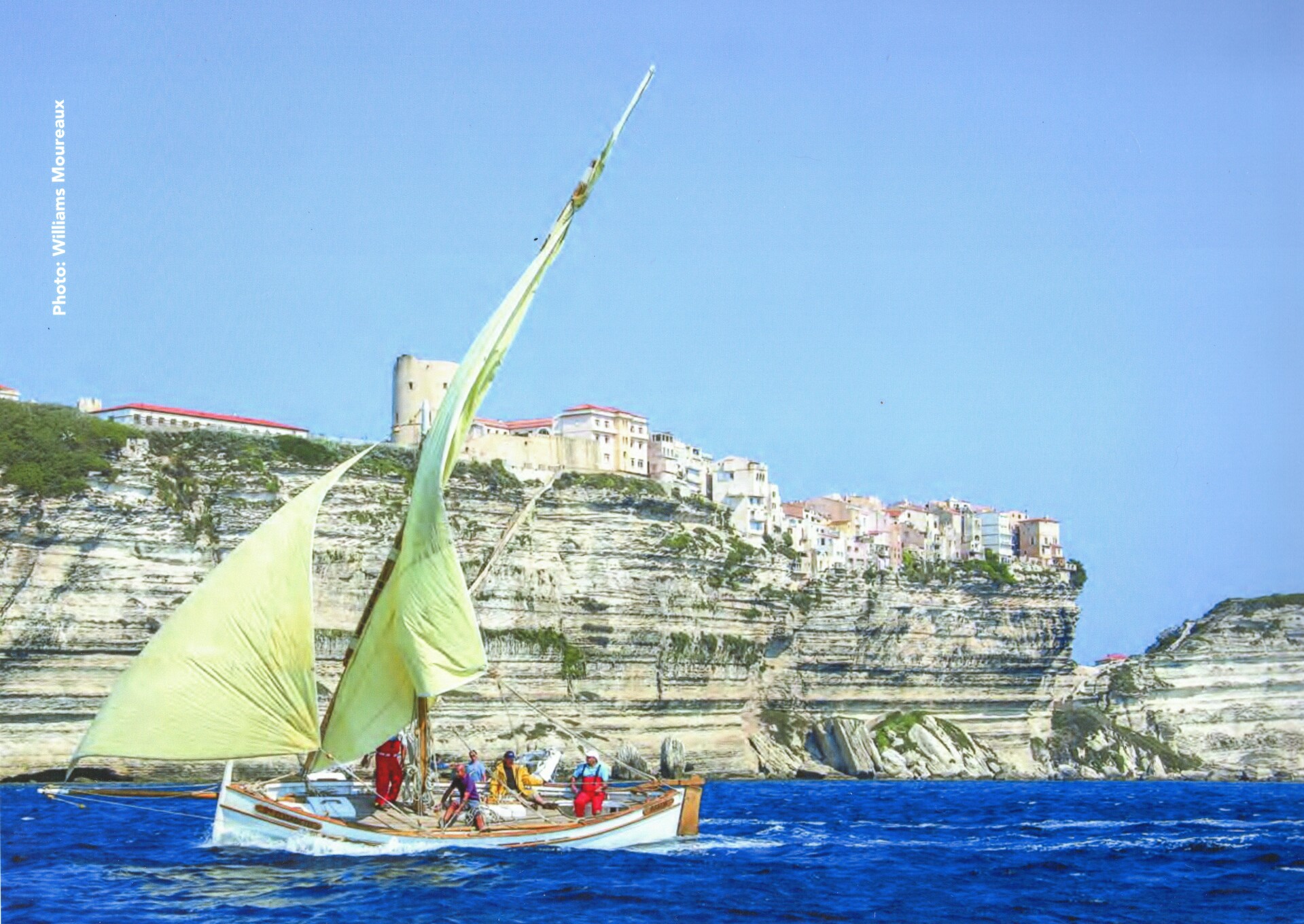Sous les falaises de Bonifacio